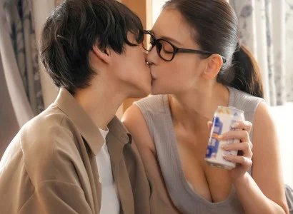 Chàng trai bị cắm sừng đau đớn được chị hàng xóm dỗ dành